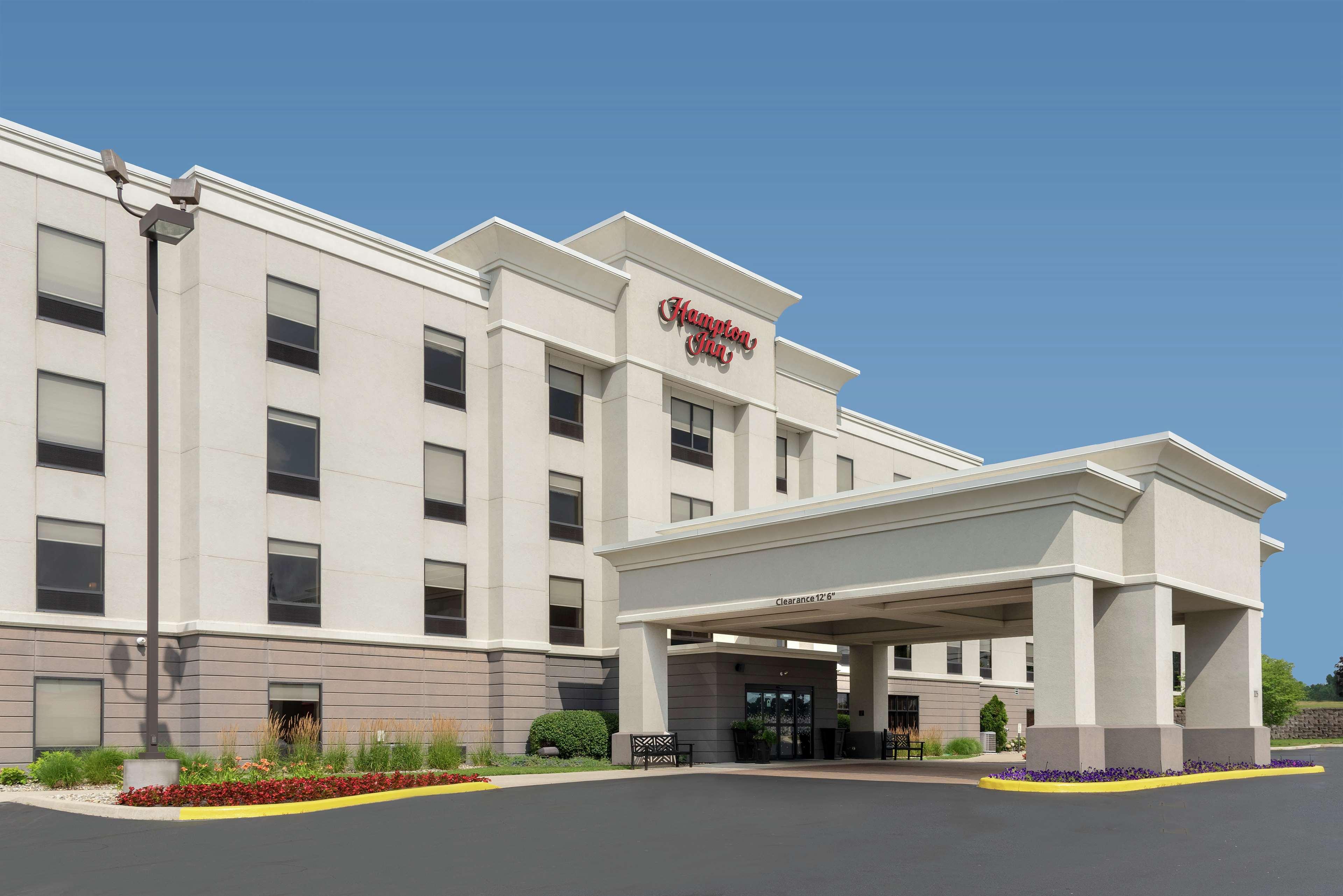 Hampton Inn Warsaw Exterior photo